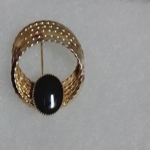 New12kt. Gold  &  Onyx Brooch